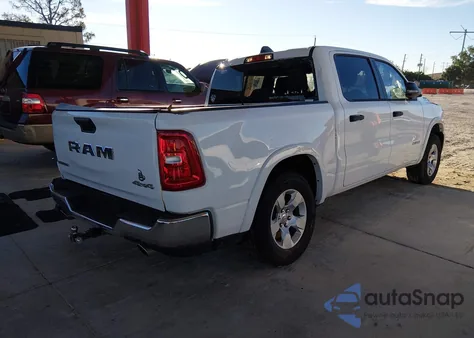 2025 Ram 1500 Big Horn 4X4 5'7 Box z USA, uszkodzony, nr VIN 1C6SRFFPXSN562278